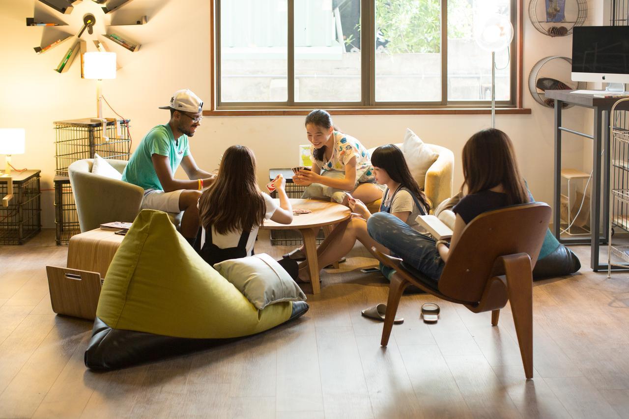 Light Hostel - Tainan Eksteriør billede