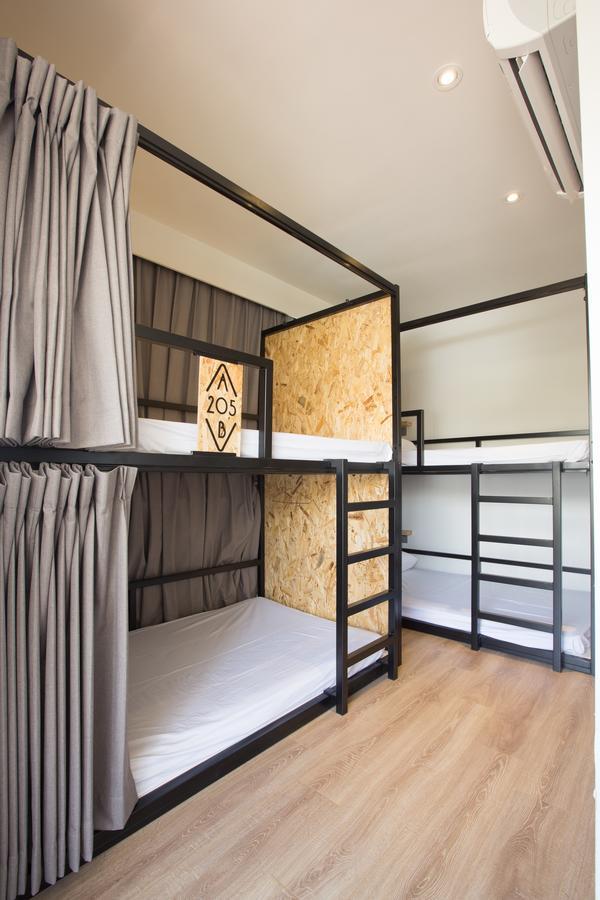 Light Hostel - Tainan Eksteriør billede