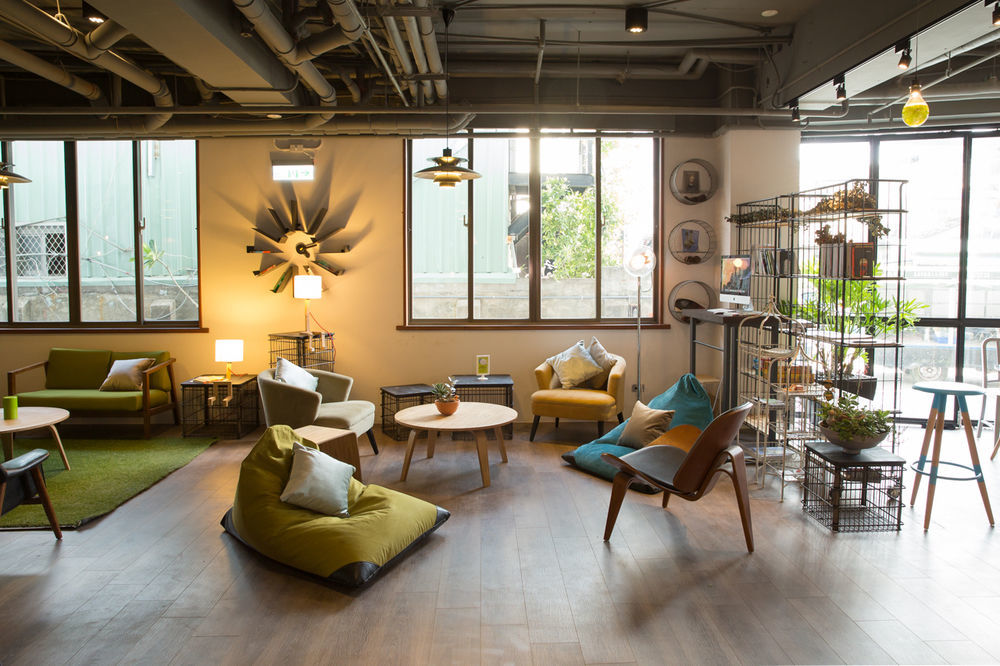 Light Hostel - Tainan Eksteriør billede